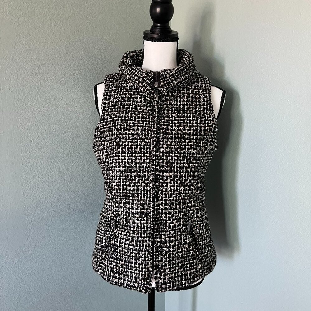 New with tag White House Black Market Women's Sweater Vest Size XS